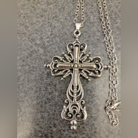 COPY - Antique Silver Plated Cross Pendant Necklace - Picture 1 of 3